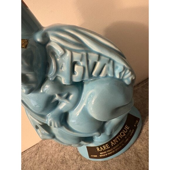 Vintage 1970 Rare Antique Zodiac Gemini/Sagittarius Collectable Whiskey bottle - Picture 7 of 12